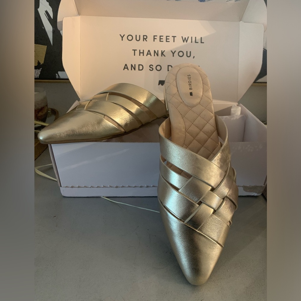 BIRDIES NIB DOVE STYLE GOLD METALLIC LEATHER MULES. BRAND NEW SZ 9.5